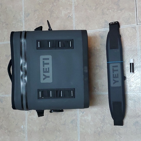 Yeti Other - Yeti hopper flip 12 soft cooler